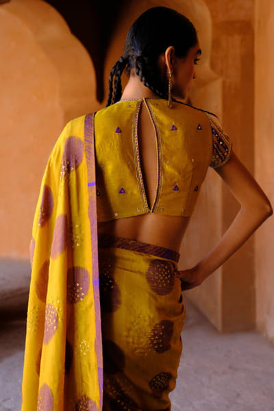 Drishti & Zahabia Yellow print embroidered sari set DRISMAY26D144733