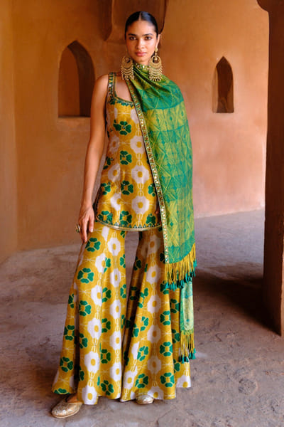 Drishti & Zahabia Green print embroidered tunic set DRISMAY26D144738