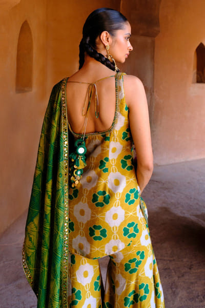 Drishti & Zahabia Green print embroidered tunic set DRISMAY26D144738