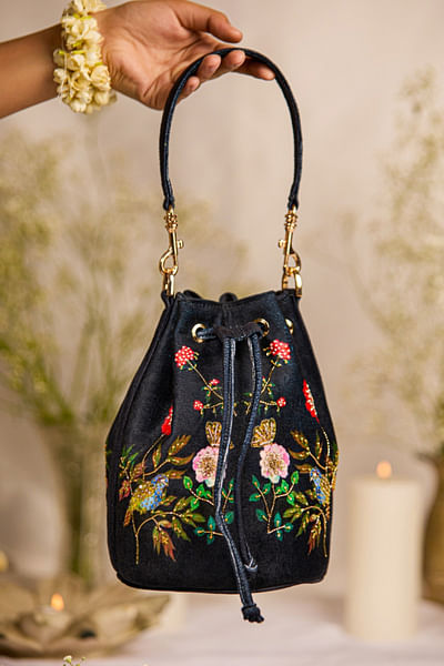 Black flora-fauna print embroidery bucket bag