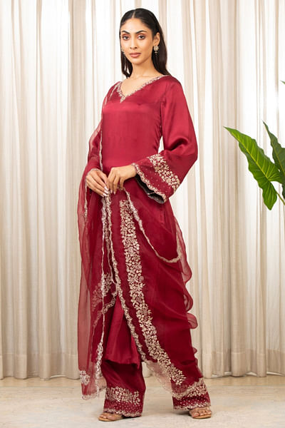 Red floral embroidered kurta set