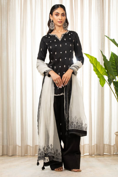 Black embroidered kurta set