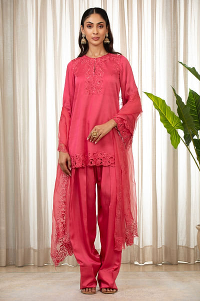 Kashmiri pink floral embroidered kurta set