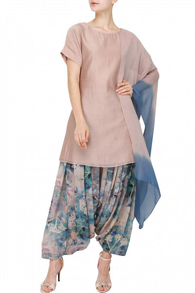 Short peach tunic with printed dhoti pants