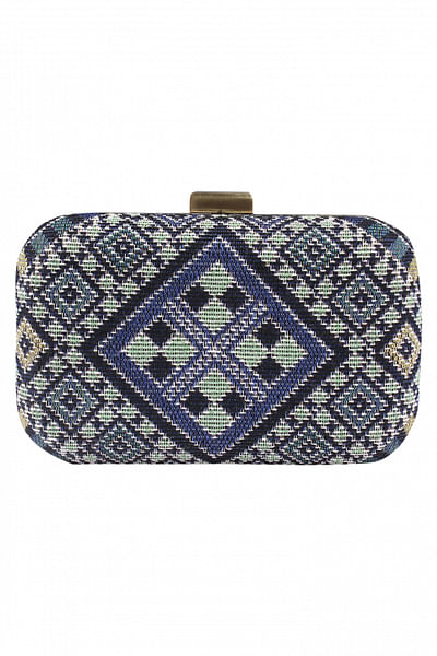 Patterened woven clutch