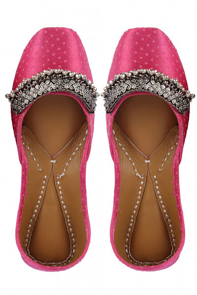Pink Ghungroo Juttis