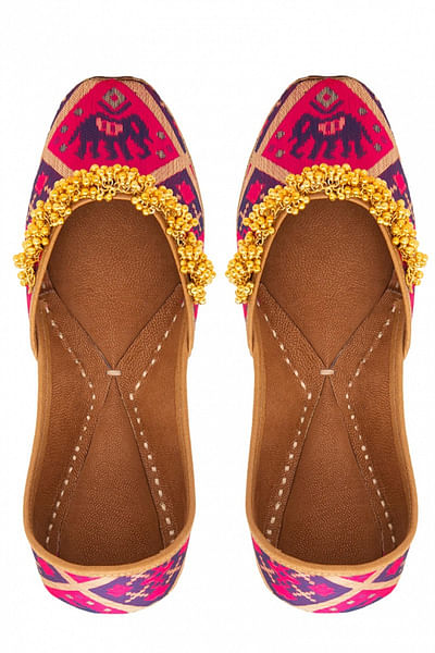 Multicolour printed juttis