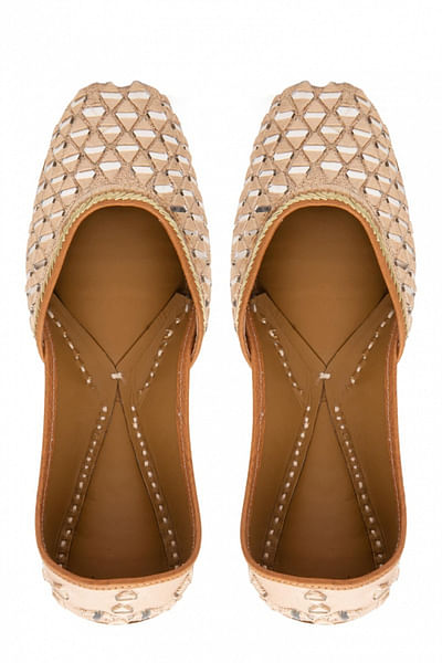 Cream mirror embellished juttis