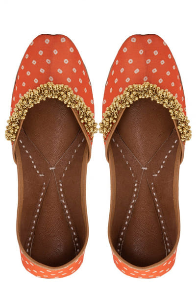 Orange ghungroo embellished juttis