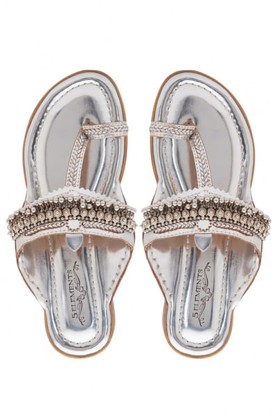 Silver ghunghroo embellished kolhapuris