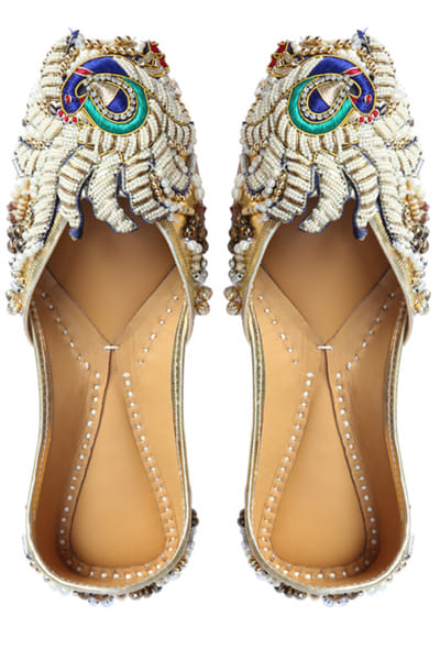 Golden embellished juttis