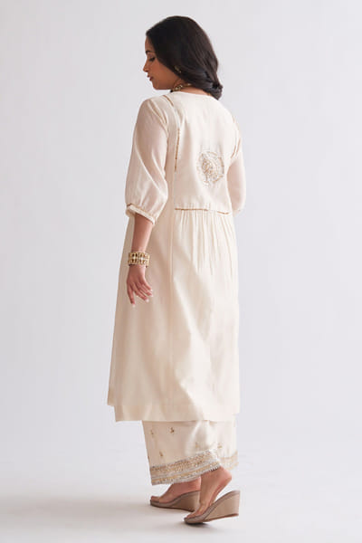 Vaaya Ivory zari embroidered kurta set VAAYMAY26D243762