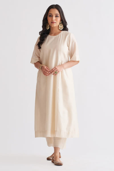 Vaaya Ivory handwoven silk chanderi kurta set VAAYMAY26D243763