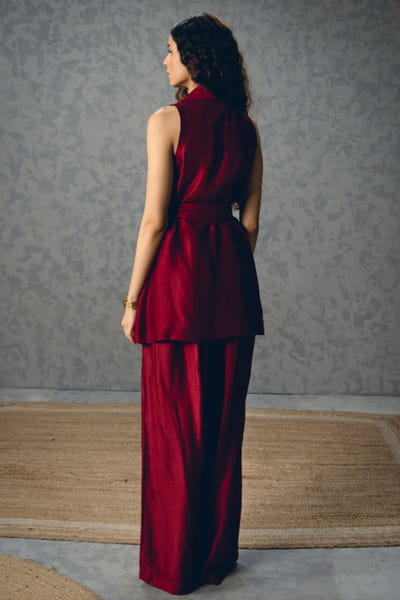 Ease Burgundy embroidered sleeveless blazer set EASEMAY26D144509