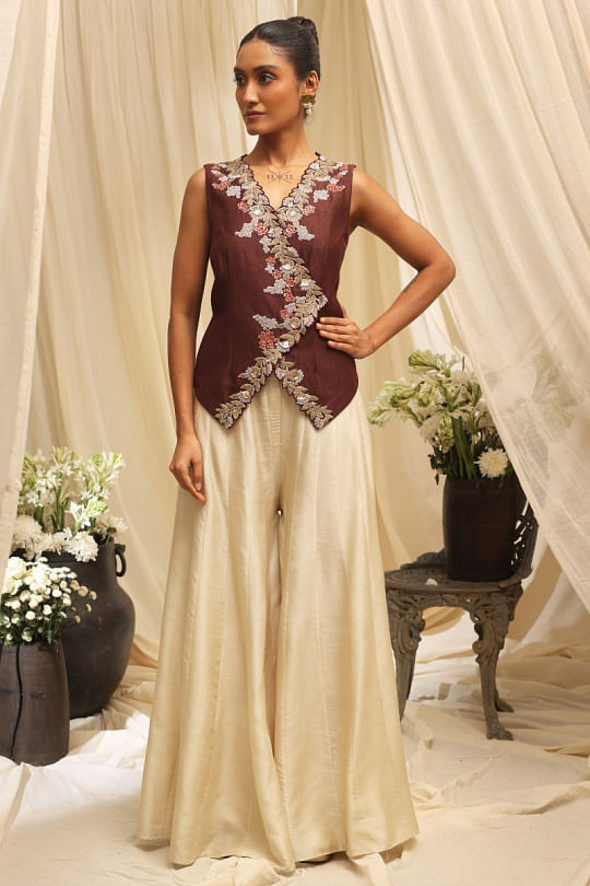SARA MALLIKA × 6(ROKU)EMBROIDERY BEST SARA MALLIKA × 6(ROKU)EMBROIDERY BEST