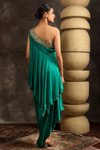 Ekru Green embroidered drape skirt set EKRUJUL26D150359