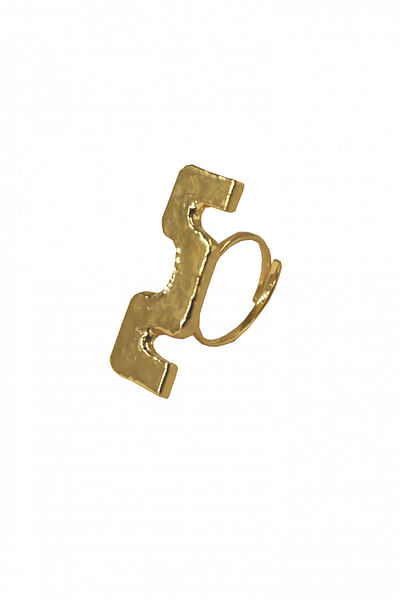 Gold horizontal ring