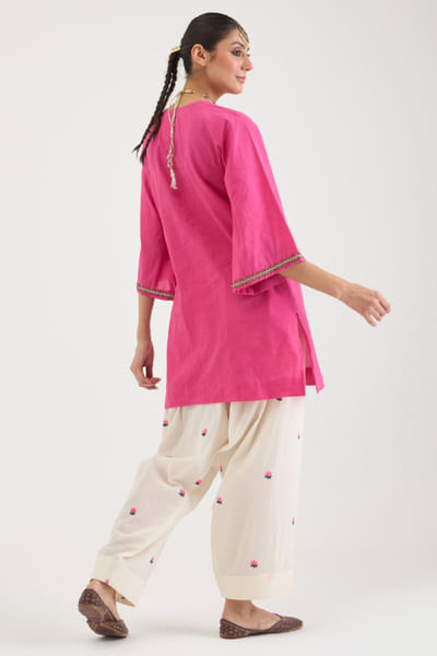 AAVIDI Pink-ivory embroidered printed kurta set AAVIJUL26D148707