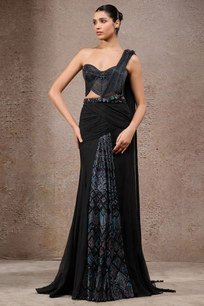 Black drape concept sari
