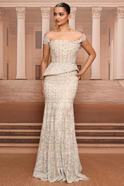 Tarun Tahiliani Ivory lace embroidered fishcut lehenga set TARUMAY26D145263
