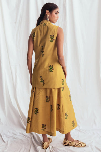 Jodi Yellow floral block-printed sleeveless blazer JODIJUN26D147975