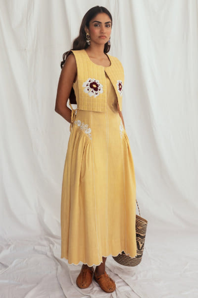 Jodi Yellow floral appliqué bib top JODIJUN26D147994