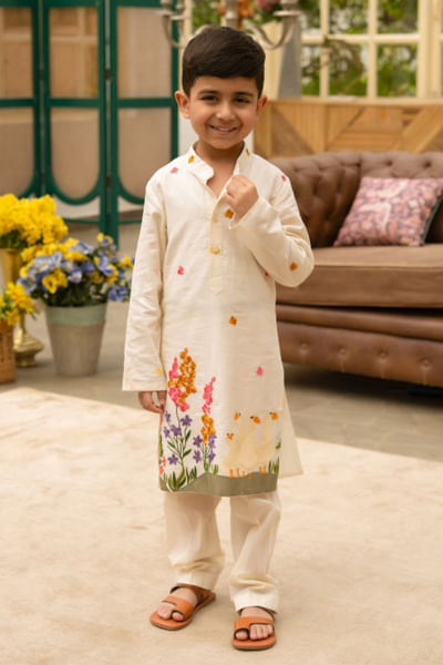 Off white Embroidered Kurta Set