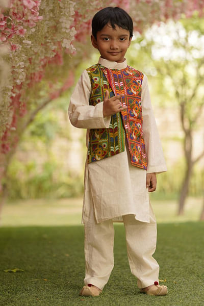 Off white kurta and jacket set