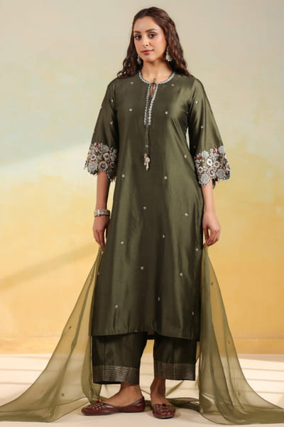 Niti Bothra Olive green embroidered kurta set NITJUL25D131300