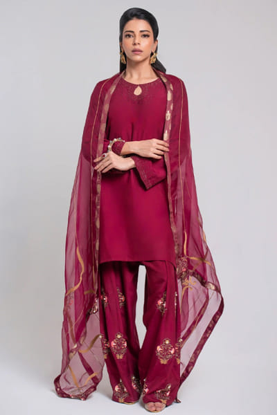 Khushboo & Pankaj Maroon embroidered kurta and farshi salwar set KHUSAPR26D143308