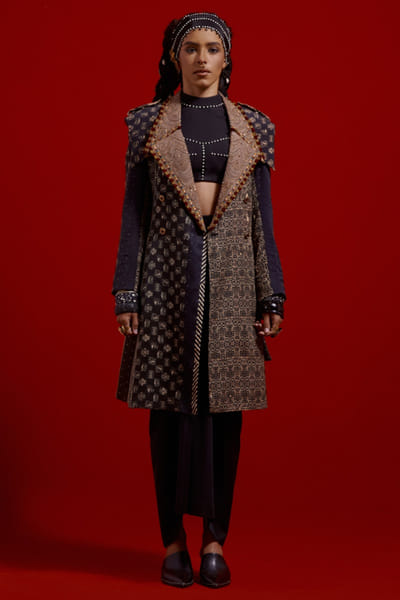 Black print embroidered trench jacket set