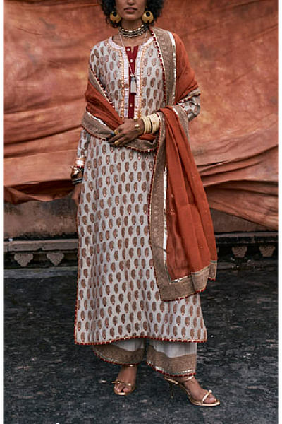 Ivory paisley aari work kurta set