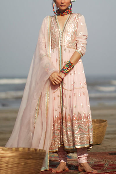 Pink embellished kurta set