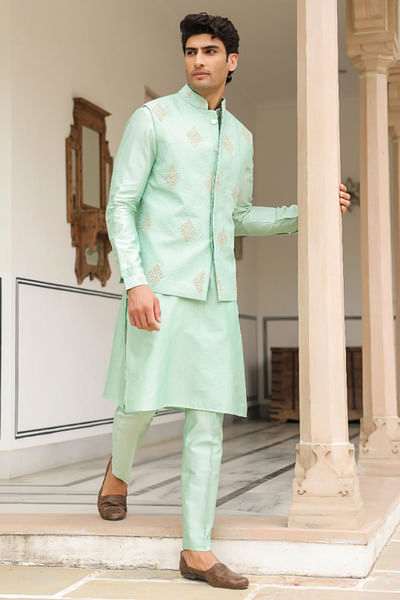 Mint green thread embroidery bandi