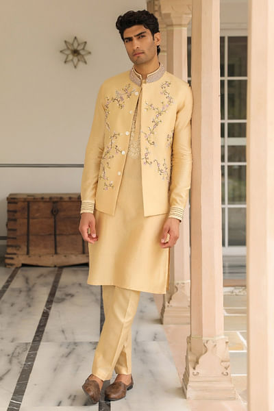 Beige thread embroidered bandi