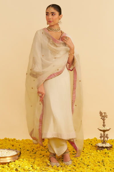 Sheetal Batra Daisy ivory embroidered long kaftan set SHEAUG25D134251