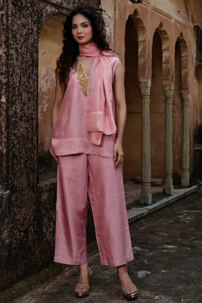 Rose pink embroidered kurta set