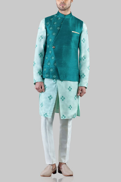 Bandi, kurta and trousers