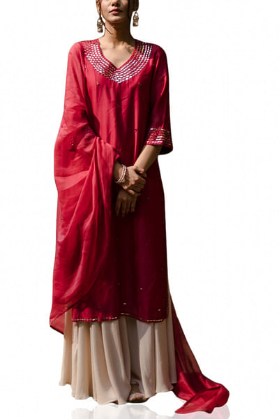Red embellished chanderi kurta set