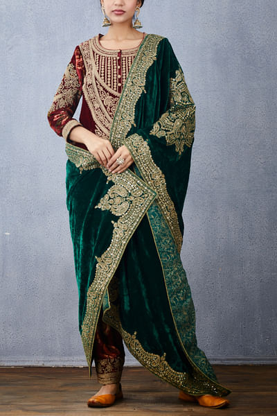 Green embroidered silk velvet dupatta