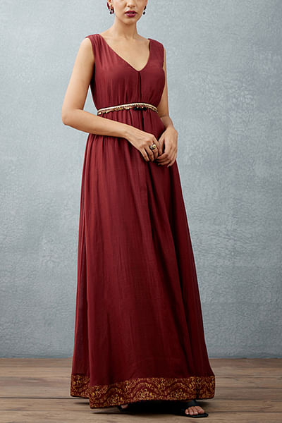 Burgundy embroidered belt