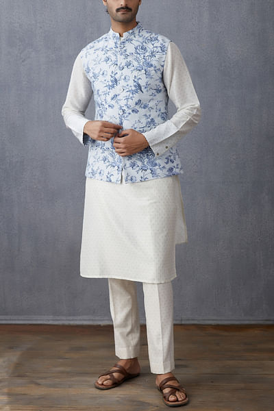 Blue and white printed kurta and bandi set