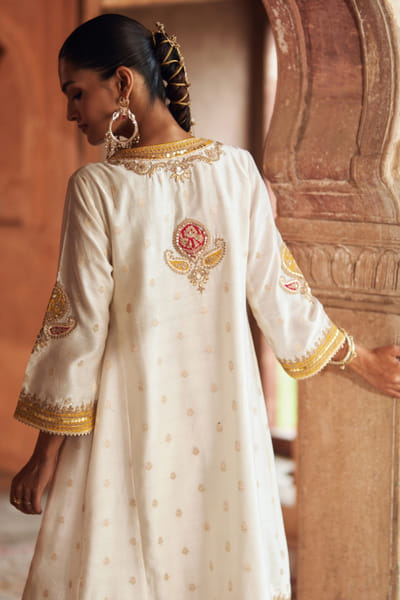 Sheetal Batra Daisy ivory gota embroidered choga set SHESEP25D135092