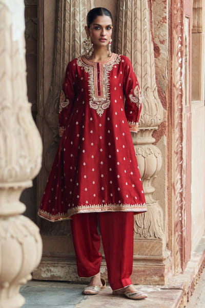Sheetal Batra Deep red tilla embroidered choga set SHESEP25D135095