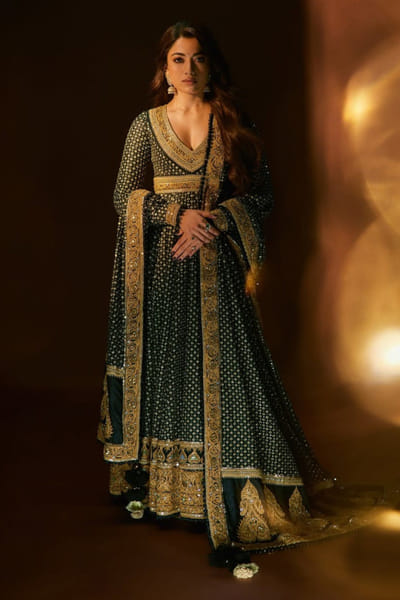 Black marori-sequin embroidered pishwas set