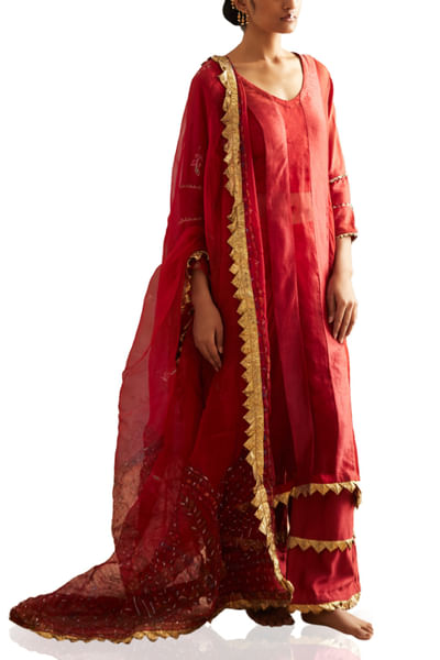 Red embellished kurti set