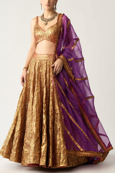 Red lampi lehenga set
