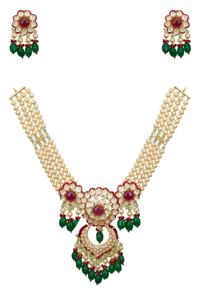 Floral pearl necklace set
