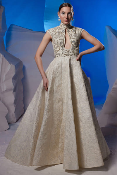 Samant Chauhan Off-white zardozi embroidery gown SMCOCT2311