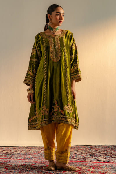Mehendi green velvet choga set